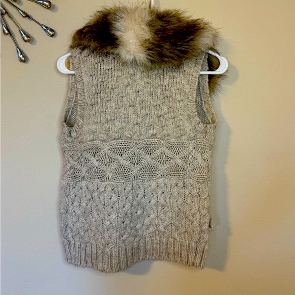 LOFT WOMENS CHUNKY CABLE KNIT FULL ZIPPER VEST FAUX FUR SMALL PETITE NWT - Picture 5 of 7